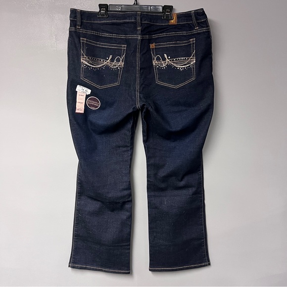 Wrangler Aura Denim Jeans - Picture 3 of 5